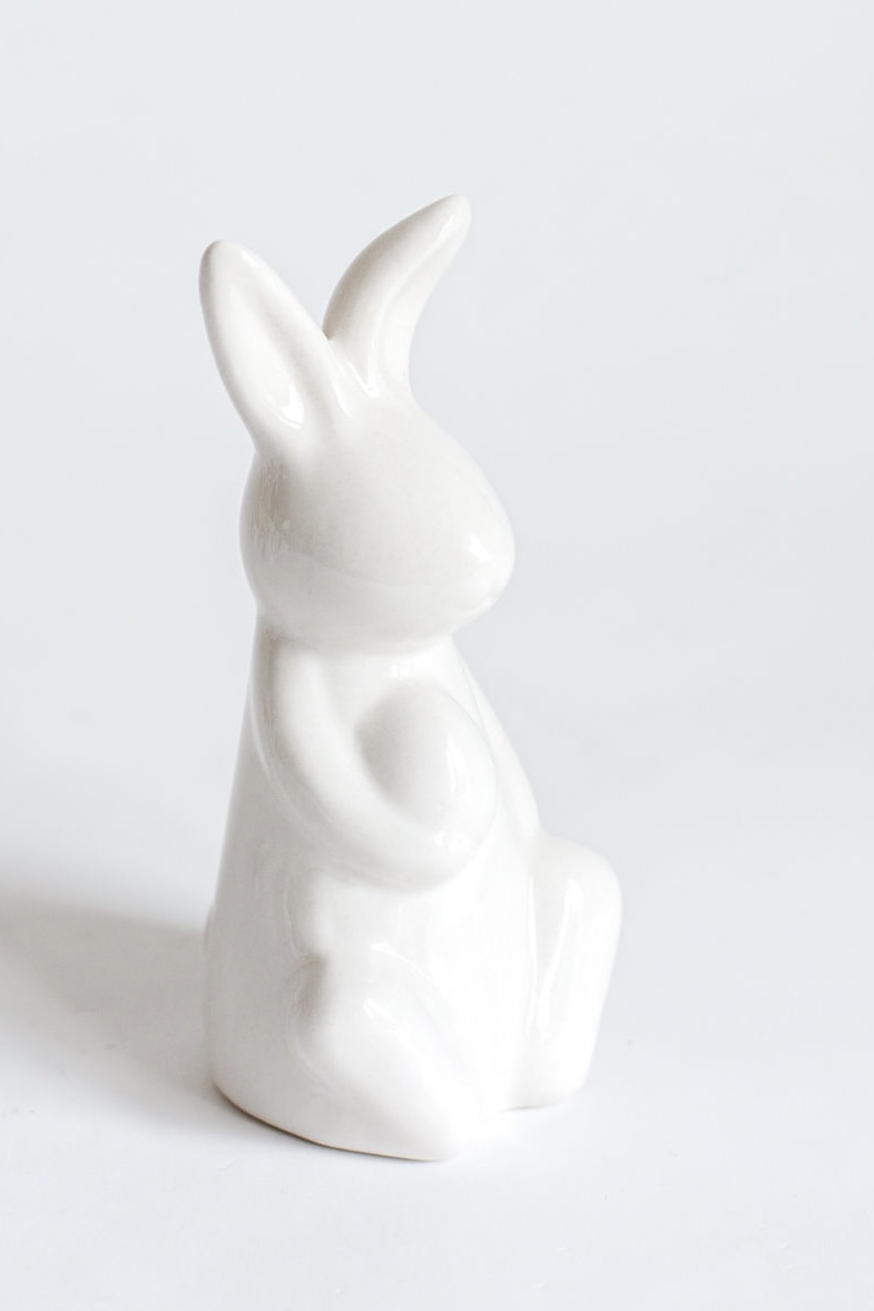 Egg Holding Bunny